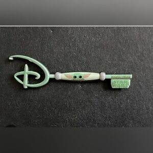 Disney Parks Key to Imagination Star Wars Mandalorian Child Disney Pin Grogru